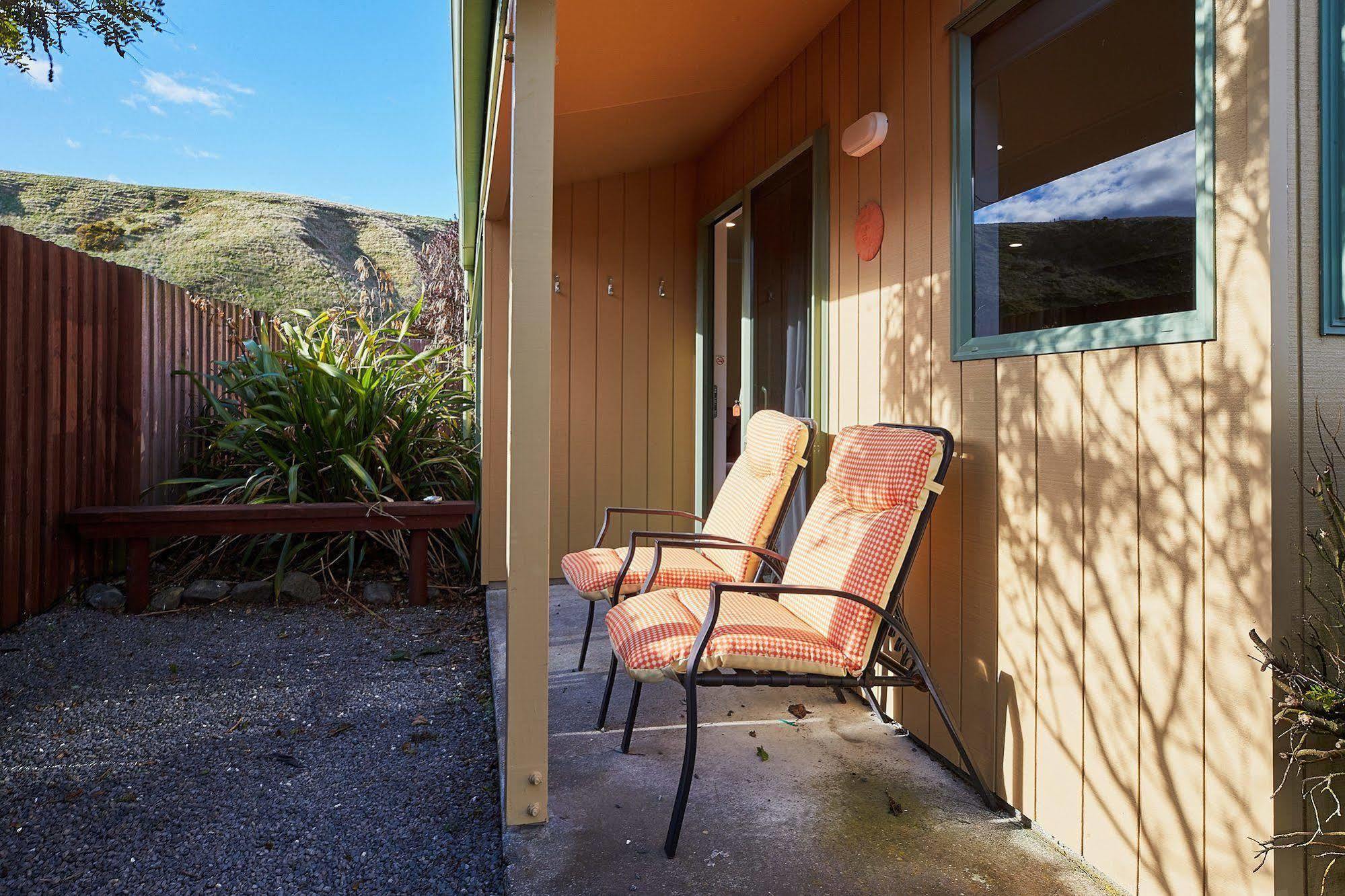 Bay Cottages Kaikoura Exterior photo